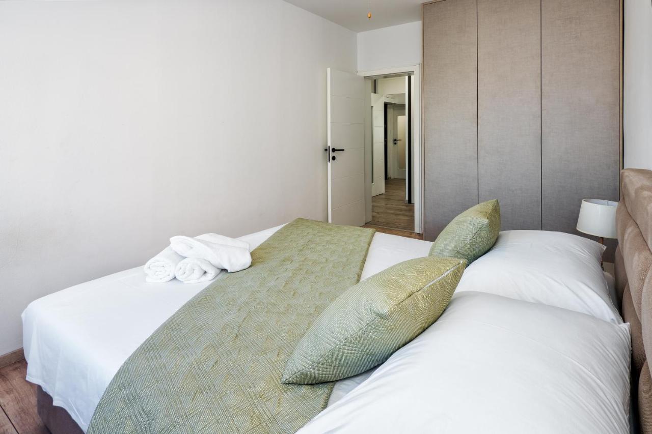 3-Bedroom Sea View Apartment - Balcony, Elevator - Spinut, Split Dış mekan fotoğraf
